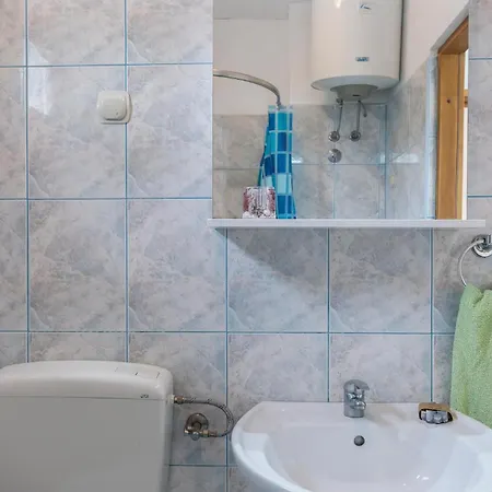 別荘 In Pula With Kitchen プーラ