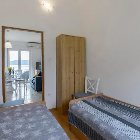 In Pula With Kitchen 別荘 プーラ