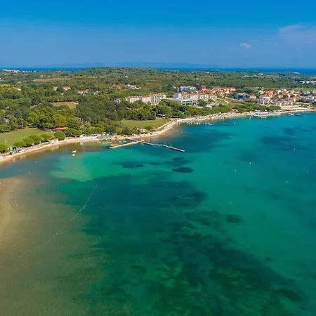 In Pula With Kitchen 別荘 プーラ