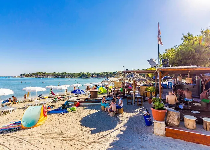 In With Kitchen Пула