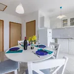Сasa de vacaciones In With Kitchen Pula